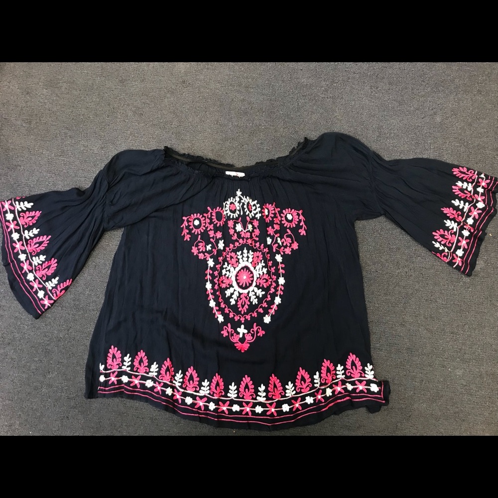 Brand new shirt or off shoulder top